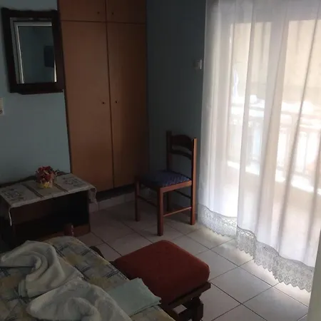 Kostas 게스트하우스 *